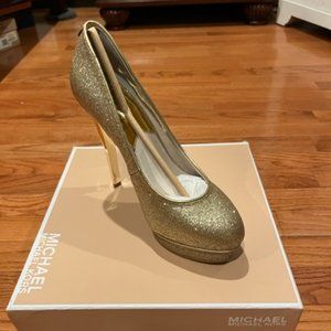 Michael Kors pump